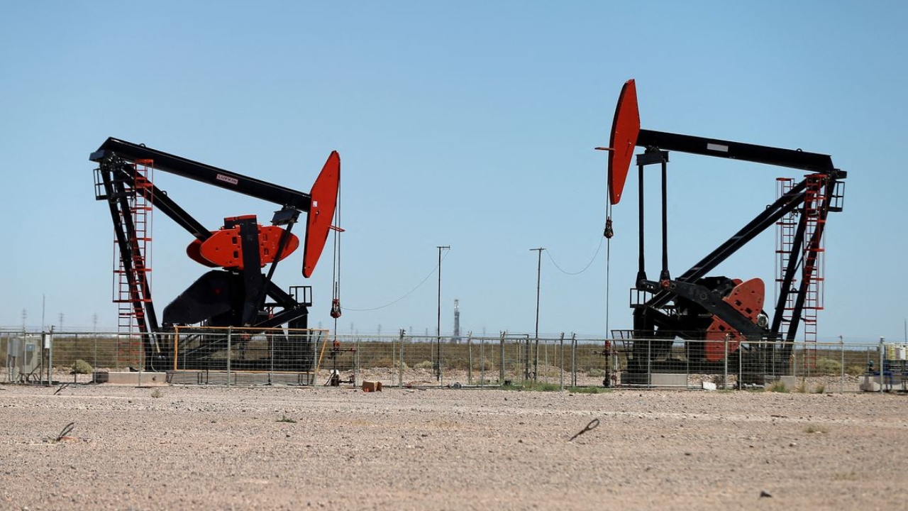 Giá dầu thô bật tăng khi Ả Rập Saudi phủ nhận việc đàm phán tăng sản lượng với Opec +